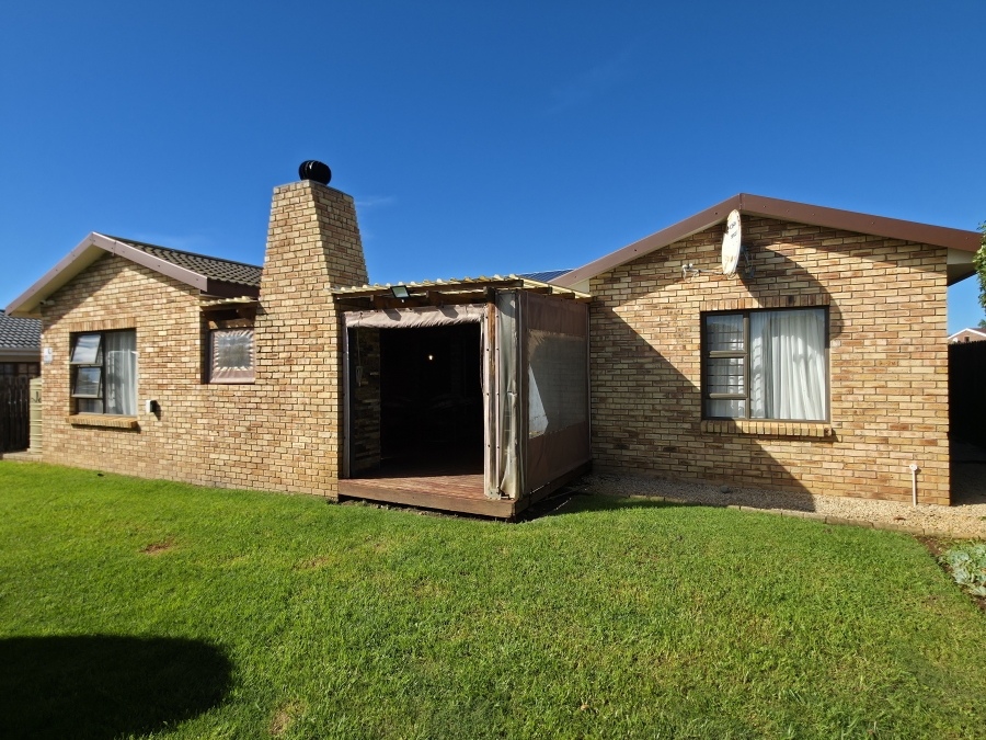 3 Bedroom Property for Sale in Wavecrest Eastern Cape